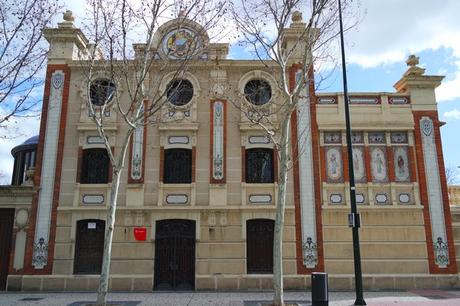 espagne saragosse art nouveau modernisme kiosque avenida catalunya