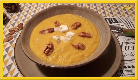 Velouté de Poireaux Carottes, Gorgonzola et Noix Velouté de Poireaux Carottes, Gorgonzola et Noix
