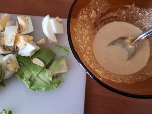 Tartine d'avocat, oeuf, bacon et salade Cliquer sur les photographies pour les agrandir