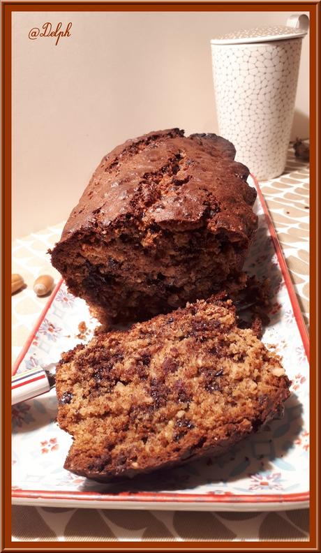 Cake aux noisettes et pépites de chocolat