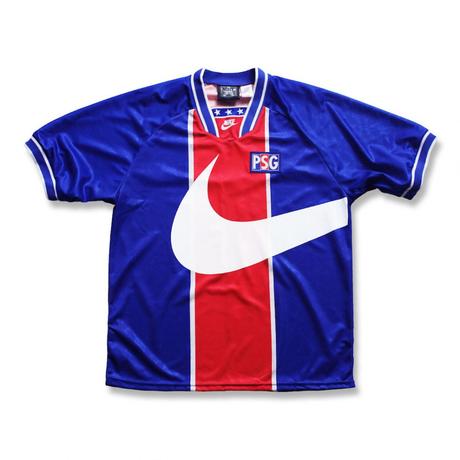 Un maillot du PSG inédit imaginé par Golden Cabane PSG Golden Cabane