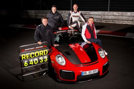 Porsche 911 GT2 RS MR: nouveau record en 6’40″3