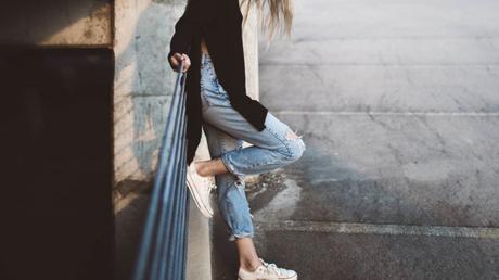 Être à la mode de la tête aux pieds avec des sneakers Être à la mode de la tête aux pieds avec des sneakers