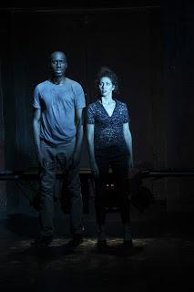 Au plus noir de la nuit de André Brink, mis en scène par Nelson-Rafaell Madel