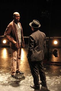 Au plus noir de la nuit de André Brink, mis en scène par Nelson-Rafaell Madel