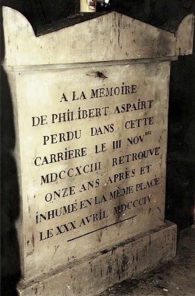 Elie Berthet, à Paris : les Catacombes au XIXe s... -2/-
