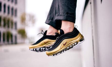 Le Nike Air Max 97 QS B-Sides Pack inverse les rôles Nike Air Max 97 QS B-Sides Pack