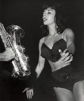 Blonde & Idiote Bassesse Inoubliable***********************Ah Um de Charlie Mingus