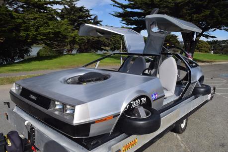 Il fabrique un aéroglisseur façon DeLorean Il fabrique un aéroglisseur façon DeLorean