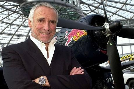 Comment Dietrich Mateschitz a transformé Red Bull en un empire de plusieurs milliards de dollars Comment Dietrich Mateschitz a transformé Red Bull en un empire de plusieurs milliards de dollars