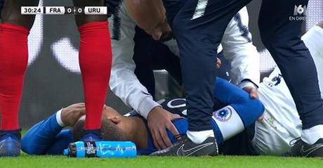 Kylian Mbappé s'est blessé à l'épaule lors du match France - Uruguay