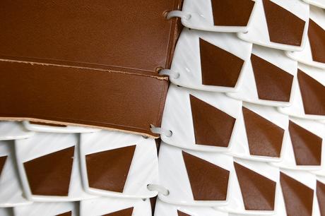 La cape de Saint Junien en cuir de dragon par Laëtitia Fortin