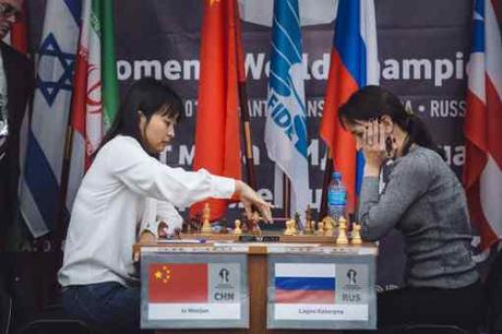 Victoire en 59 coups dans la 2ème partie entre la Russe Kateryna Lagno et la Chinoise Ju Wenjun sur une partie Catalane - Photo © site officiel