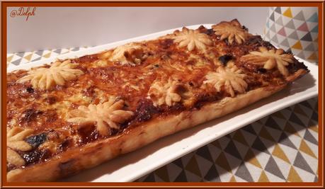 Tarte au poulet, olives et oignon