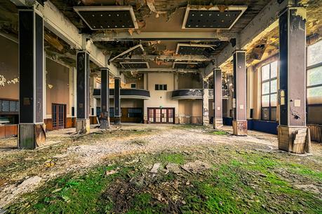 Un photographe redonne vie à des lieux abandonnés