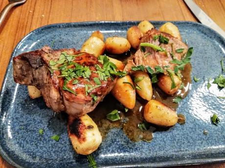 Veau, cerfeuil tubéreux © Gourmets&co Veau, cerfeuil tubéreux © Gourmets&co