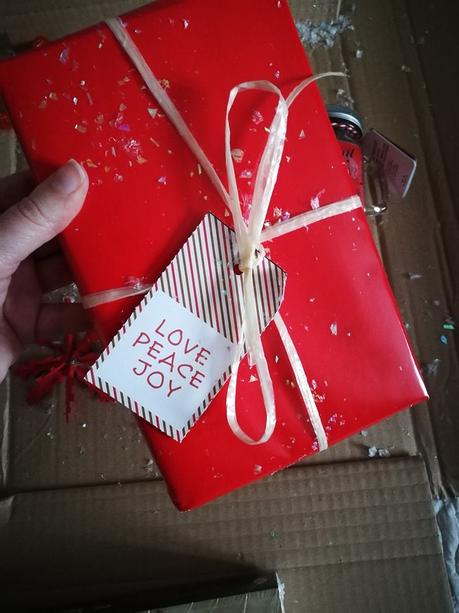 Unboxing: Découvrez la box de Noël offert par France Loisirs