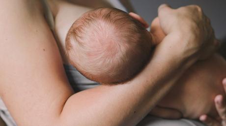 Allaitement mixte : comment faire durer la lactation ?