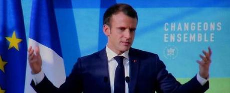 Gilets jaunes : Emmanuel Macron explique sa transition écologique