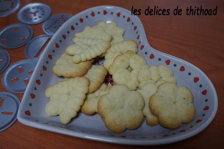 petits biscuits vanille, amandes à la presse à gâteau petits biscuits vanille, amandes à la presse à gâteau