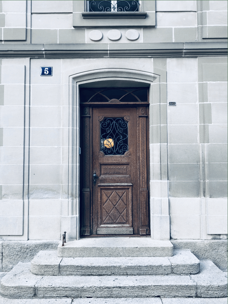 Crush : les jolies portes en bois de Lausanne (+ concours)