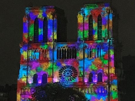 La France - Notre Dame de Paris.....