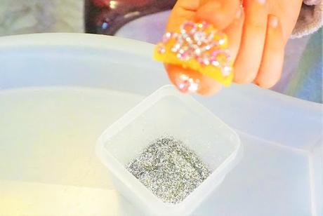 Crée tes bijoux en cristaux, avec Dujardin ! Crée tes bijoux en cristaux, avec Dujardin !