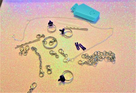 Crée tes bijoux en cristaux, avec Dujardin ! Crée tes bijoux en cristaux, avec Dujardin !