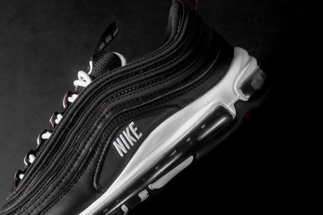 La Nike Air Max 97 Premium Future Forward est disponible chez Footshop Nike Air Max 97 Premium Future Forward