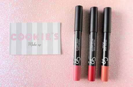 Cookie's Make Up rend le mat confortable Cookie's Make Up rend le mat confortable