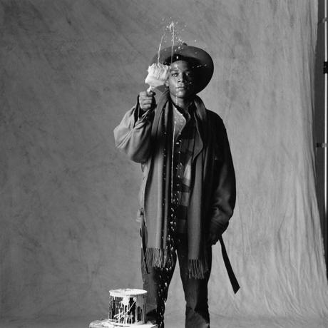 Un shooting exclusif de Basquiat en Issey Miyake vient de refaire surface