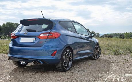 10 voitures sportives pas cher à moins de 30000€ Ford Fiesta ST 2018