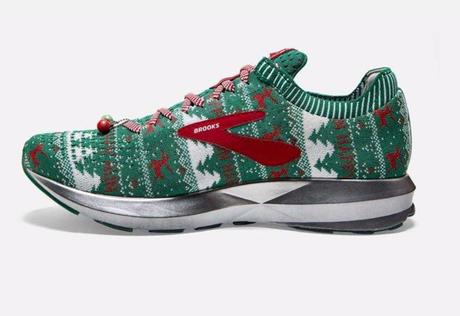 Brooks lance des sneakers moches de Noël