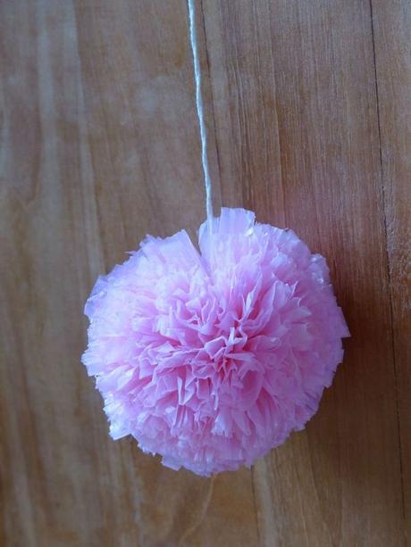 noël écologique décoration pompon rose plastique sac laine blog déco clem around the corner