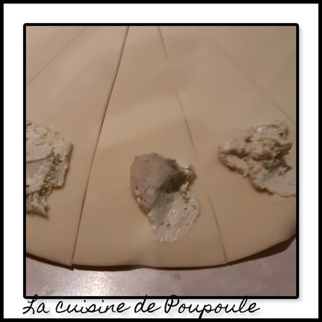 Sapin feuilleté, fromage ail et fine herbe Sapin feuilleté, fromage ail et fine herbe