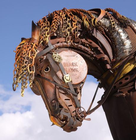 John Lopez, le sculpteur que recycle des pièces de machines agricoles John Lopez, le sculpteur que recycle des pièces de machines agricoles