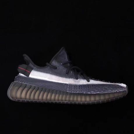 Yeezy 350 V2 Midnight Navy : Preview