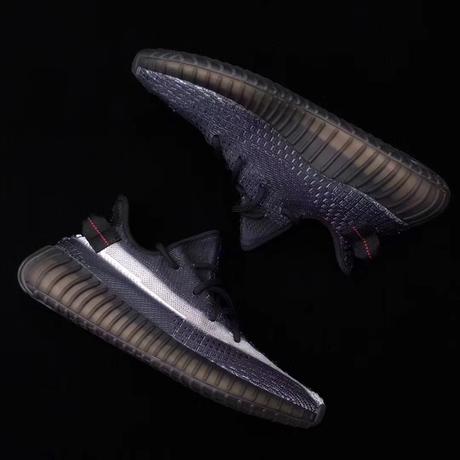 Yeezy 350 V2 Midnight Navy : Preview