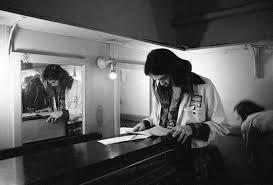 Blonde & Idiote Bassesse Inoubliable*******************On The Beach de Neil Young