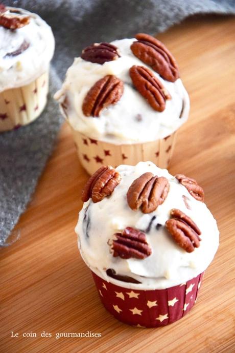 Muffins noix de pécan ultra moelleux et son glaçage crémeux Muffins noix de pécan ultra moelleux et son glaçage crémeux