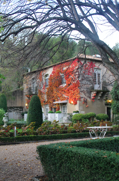 UNE NUIT À L’OUSTAU DE BAUMANIÈRE – LES BAUX DE PROVENCE