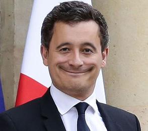 Un prélèvement à la source calé, cadré, carré