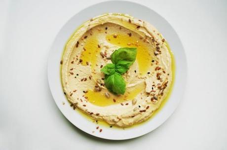 Délicieuses et colorées, voici 4 recettes de houmous maison Délicieuses et colorées, voici 4 recettes de houmous maison
