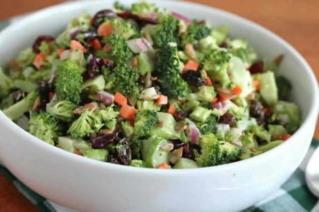 Salade de brocoli aux raisins secs au thermomix