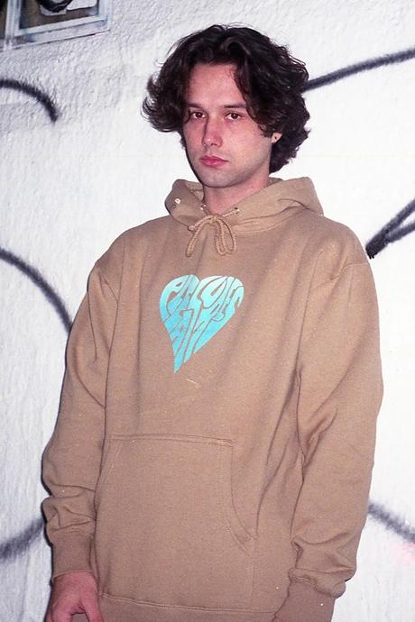 Une capsule Monkey Time x Pleasures en approche Une capsule Monkey Time x Pleasures en approche