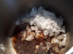 Poulet fermier au Vin Jaune et Girolles Cliquer sur les photographies pour les agrandir