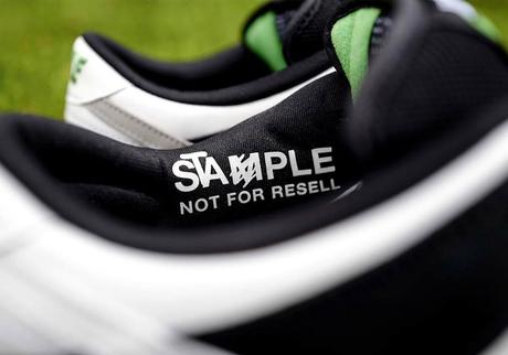 Plus de détails de la dernière Nike SB Dunk Pigeon de Jeff Staple