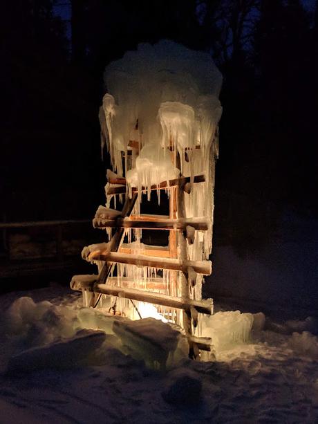 Eiskulptur im Kurpark in Mittenwald (7 Bilder)