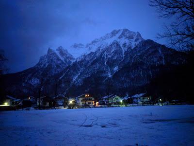 Eiskulptur im Kurpark in Mittenwald (7 Bilder)