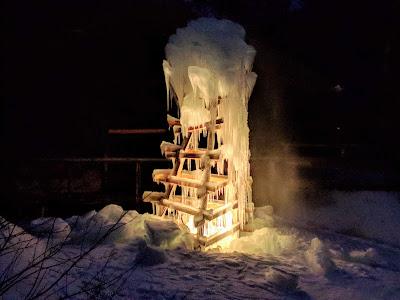 Eiskulptur im Kurpark in Mittenwald (7 Bilder)